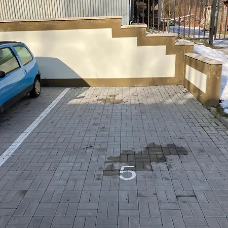 Nelinka U Klinovce Daire *